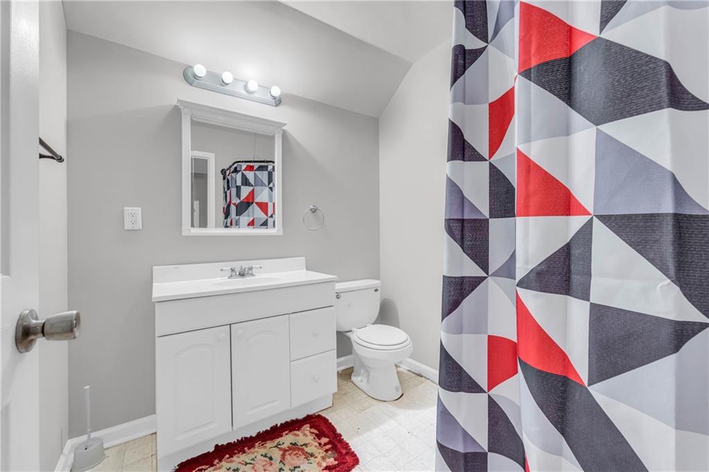 140 Breckenridge Lane Athens, GA 30606 - Photo 22 of 36 a very nice looking room with a white walls