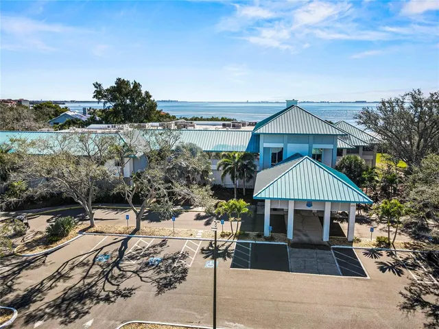 $779,000 | 4565 Bay Club Drive, Unit 27, Bradenton, FL 34210