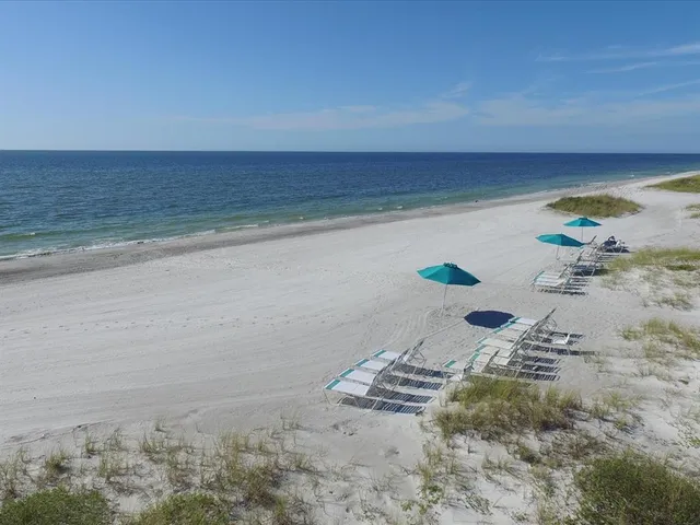 $779,000 | 4565 Bay Club Drive, Unit 27, Bradenton, FL 34210