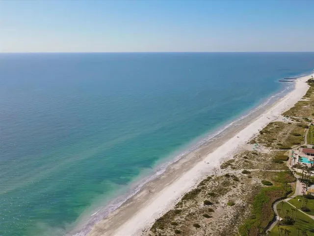 $779,000 | 4565 Bay Club Drive, Unit 27, Bradenton, FL 34210