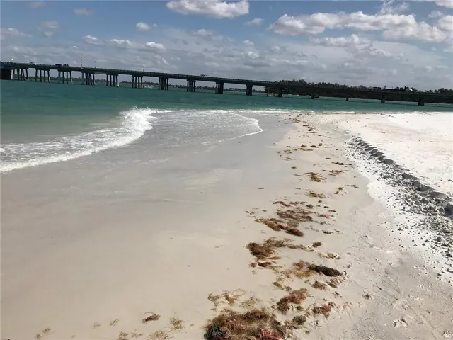 $779,000 | 4565 Bay Club Drive, Unit 27, Bradenton, FL 34210