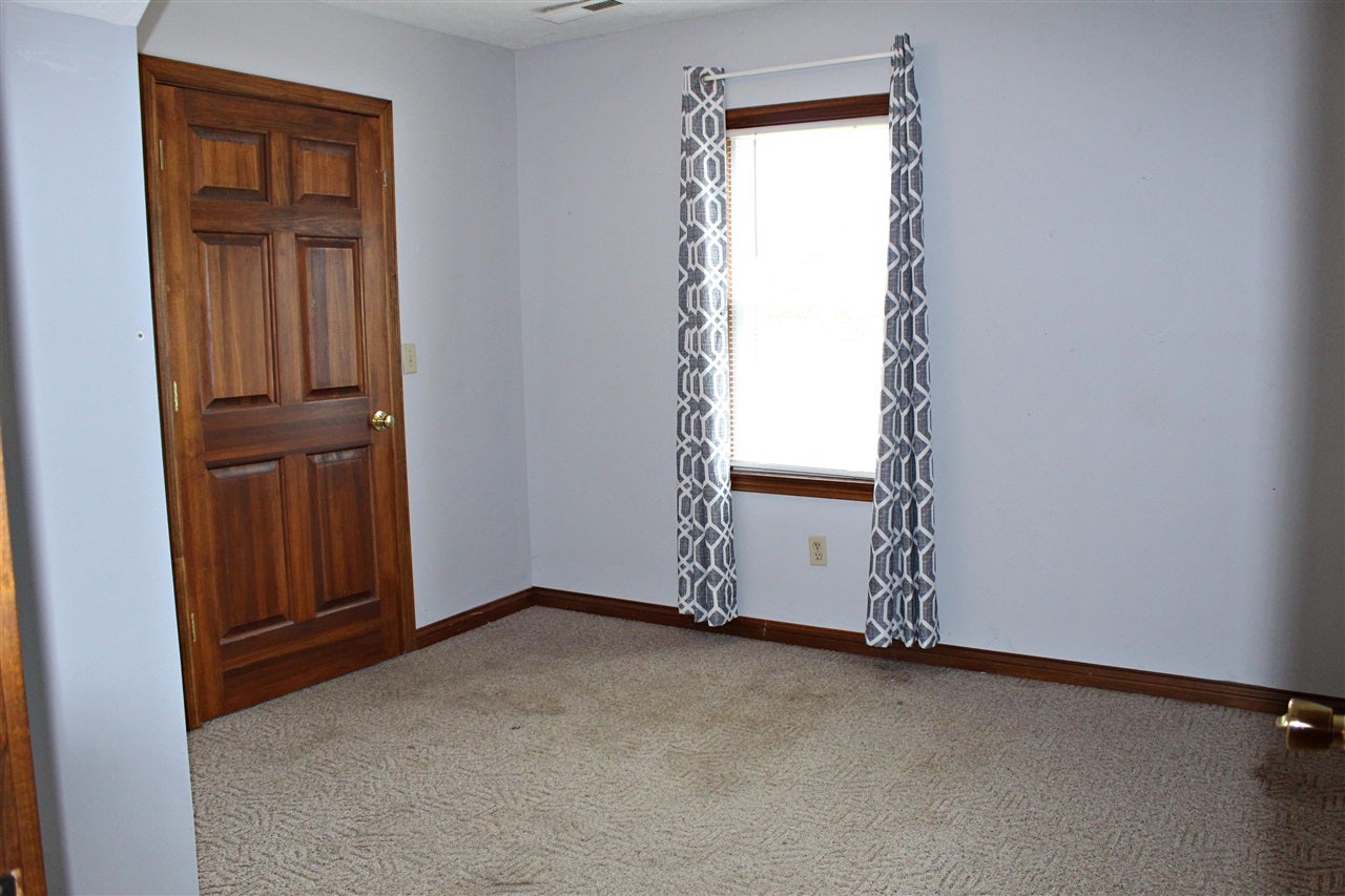 1633 Wingfield Church Road Bowling Green, KY 42101 - Photo 10 of 17 Gallery Image 10