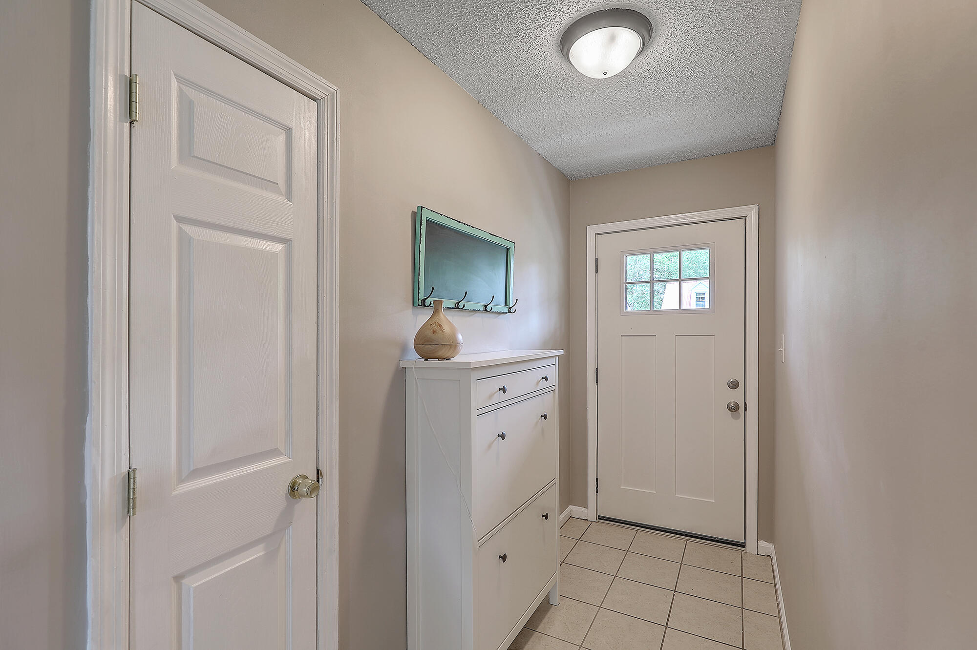 101 Ruffin Court Summerville, SC 29486 - Photo 4 of 25 Front Entry