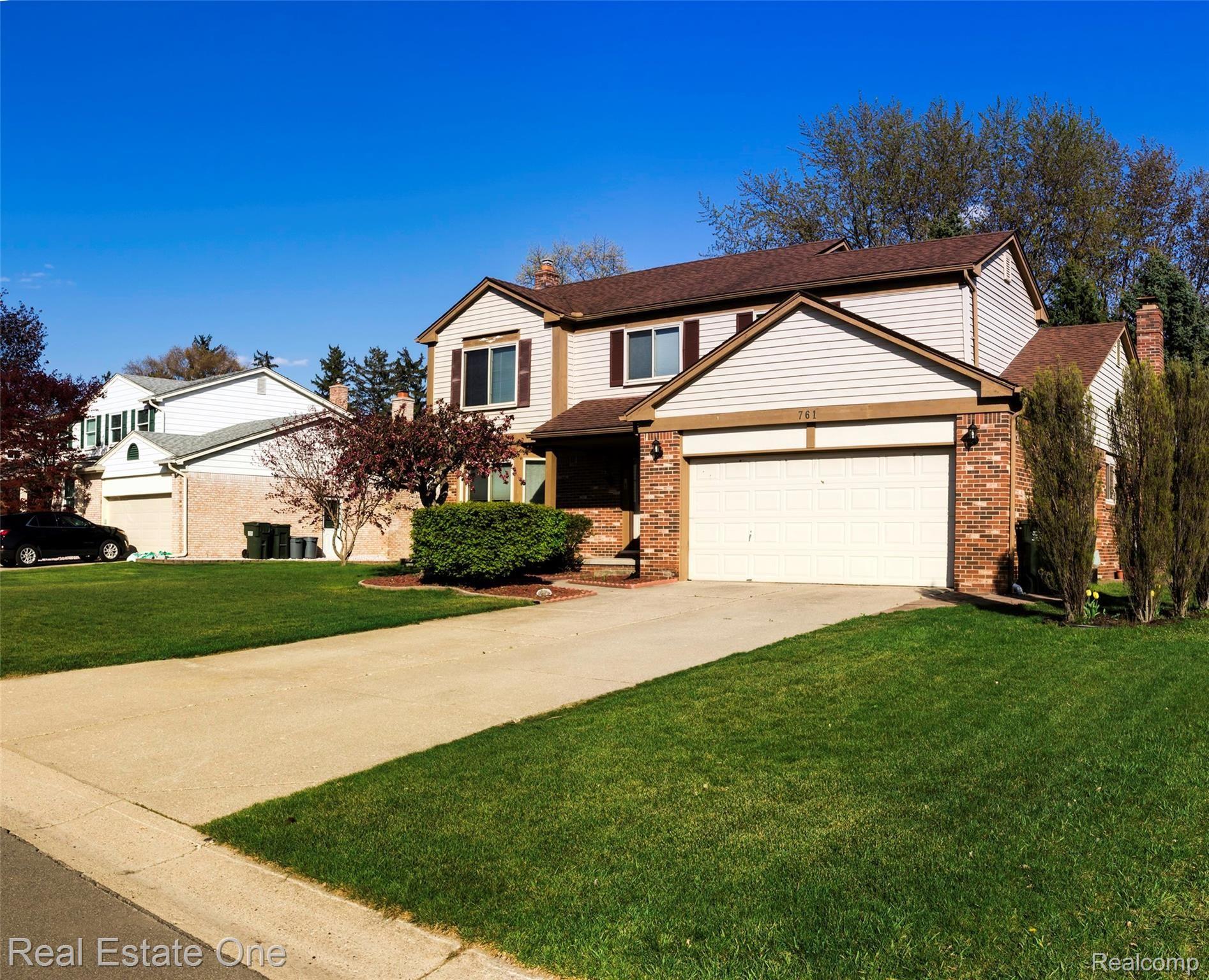 761 Lion Street Rochester, MI 48307 - Photo 21 of 23 Home Front Yard 1 (1).jpg