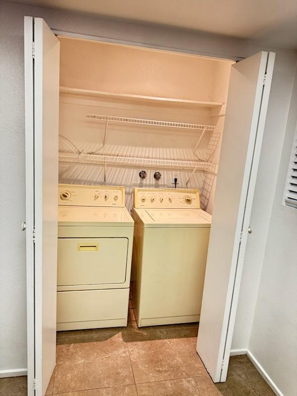 5126 East Monte Vista Road Phoenix, AZ 85008 - Photo 16 of 22 a utility room with dryer and washer