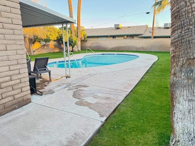 5126 East Monte Vista Road Phoenix, AZ 85008 - Photo 17 of 22 a view of a backyard