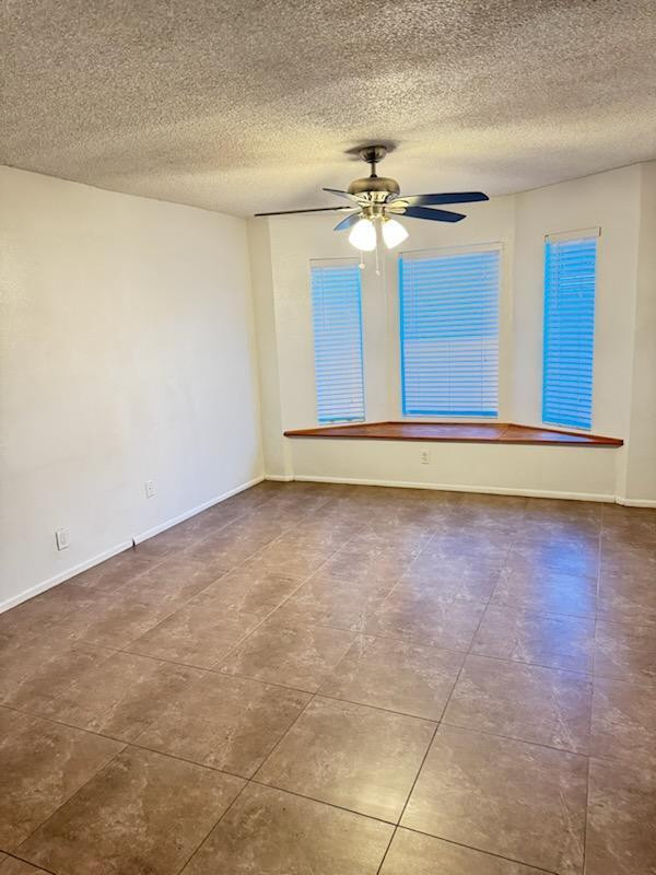 5126 East Monte Vista Road Phoenix, AZ 85008 - Photo 5 of 22 a view of an empty room