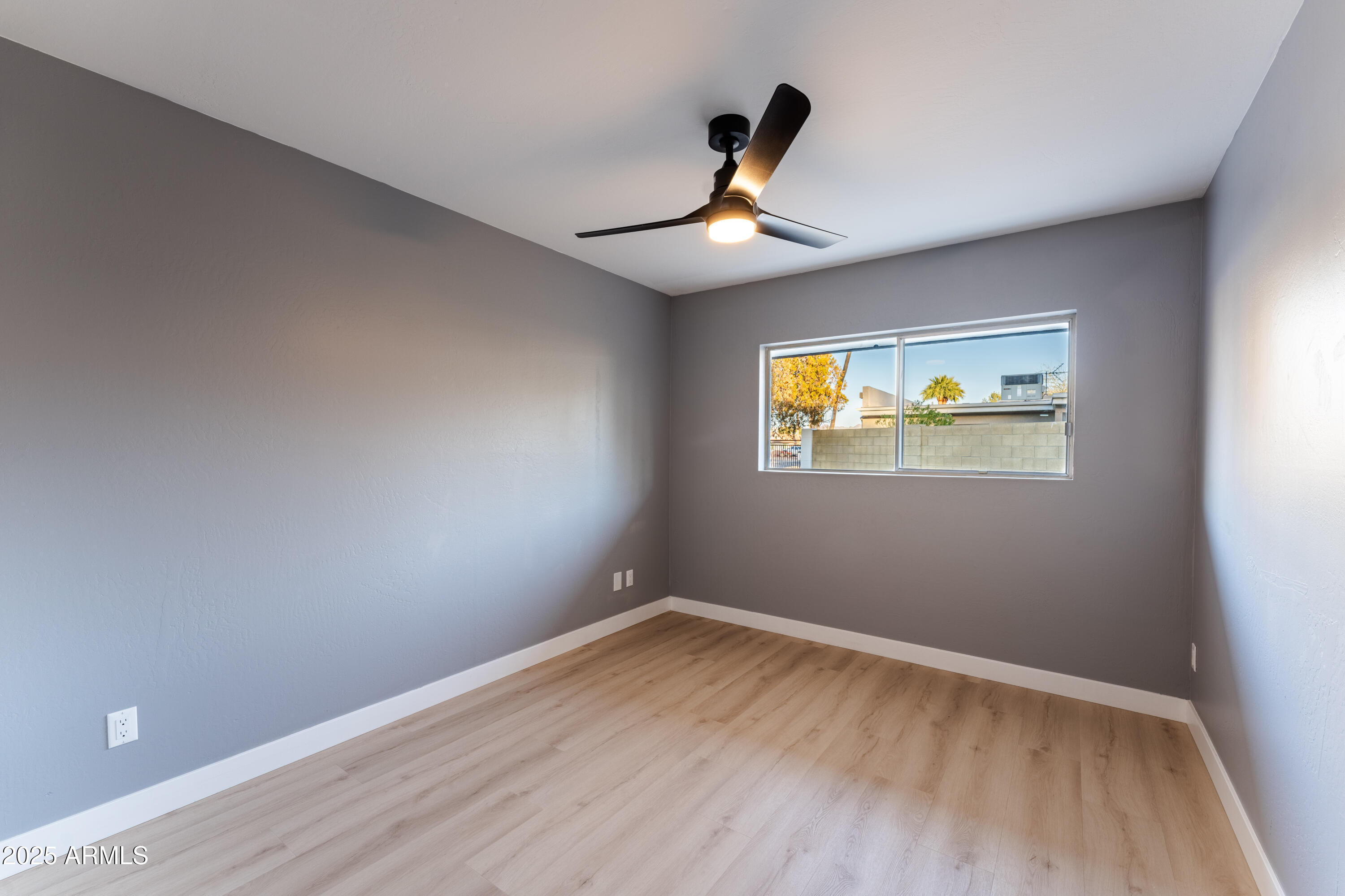 1743 West Butler Drive Phoenix, AZ 85021 - Photo 9 of 36 DSC01660-HDR