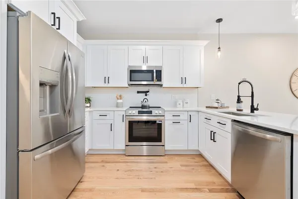 $425,000 | 2907 Post Road, Unit 6, Warwick, RI 02886