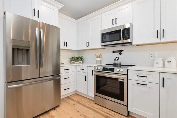 $425,000 | 2907 Post Road, Unit 6, Warwick, RI 02886