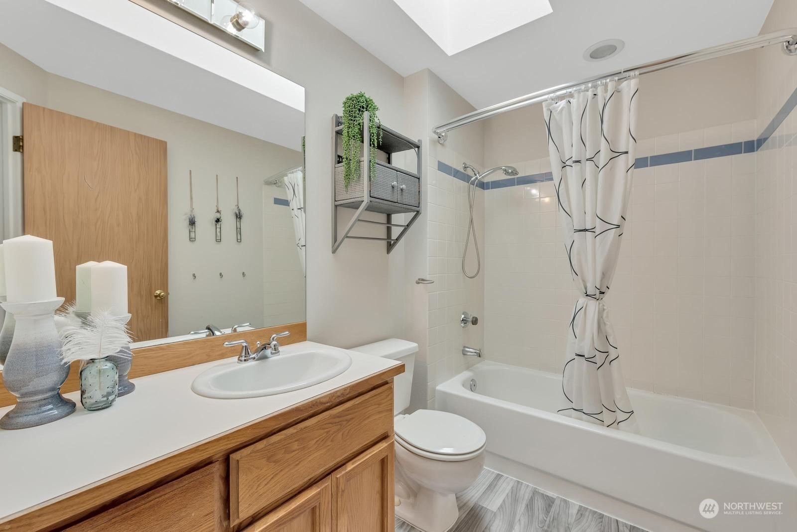 11703 Northeast 166th Court Bothell, WA 98011 - Photo 23 of 29 Gallery Image 23