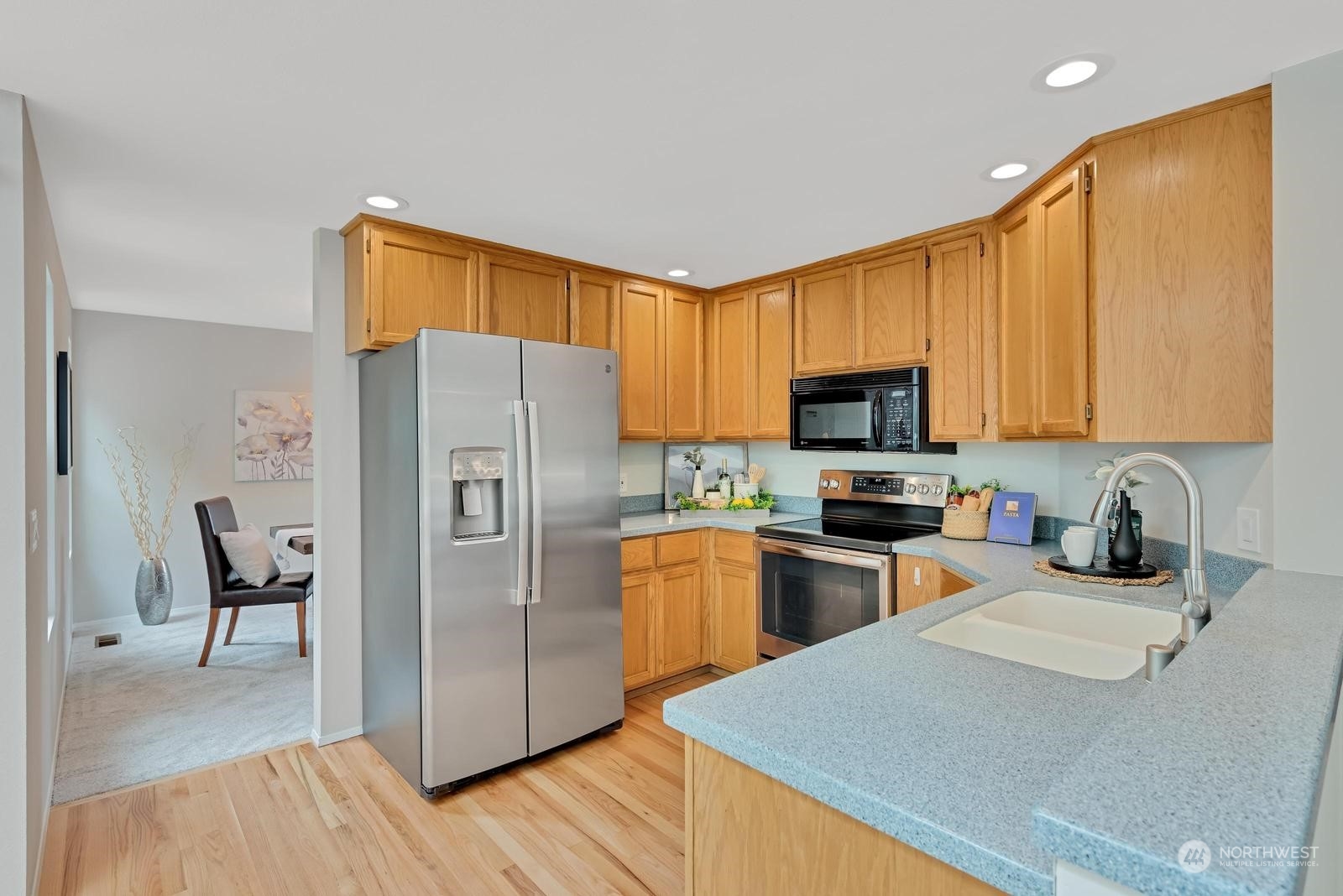 11703 Northeast 166th Court Bothell, WA 98011 - Photo 5 of 29 Gallery Image 5