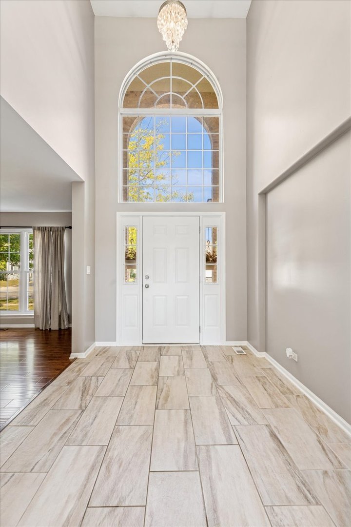 2308 Loop Road Algonquin, IL 60102 - Photo 3 of 73 a view of a interior of the house
