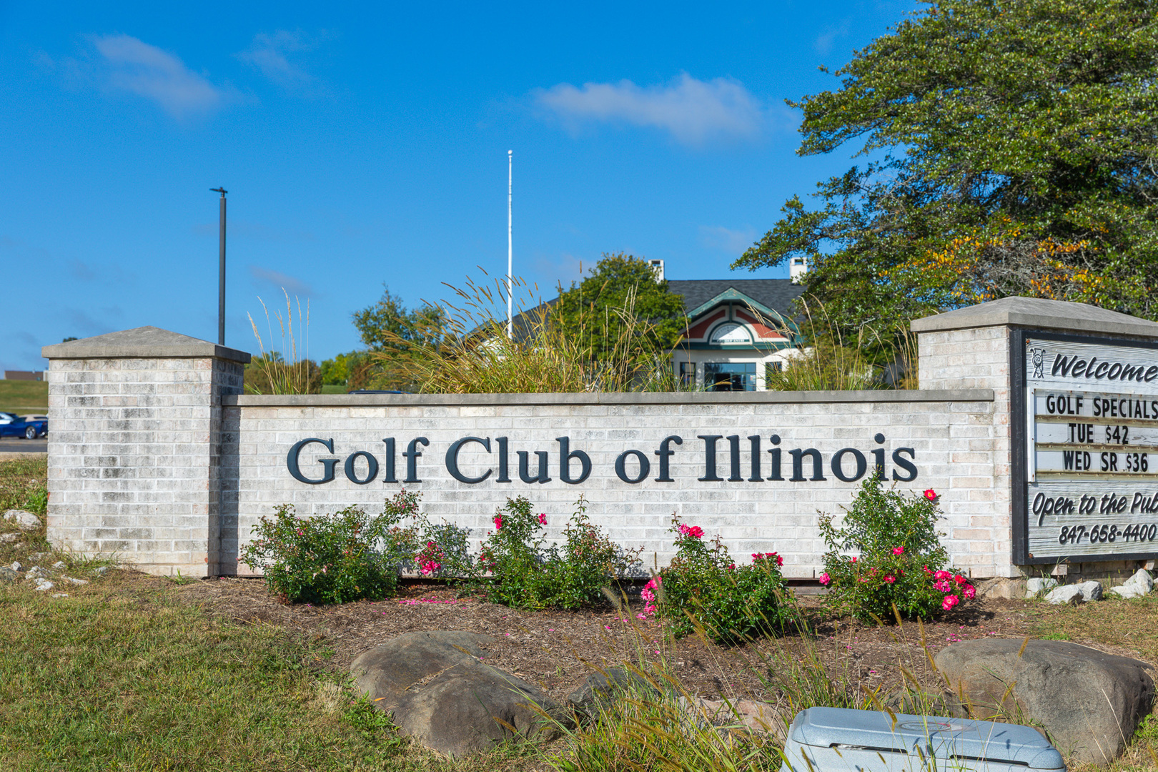 2308 Loop Road Algonquin, IL 60102 - Photo 56 of 73 a sign on the side of a building