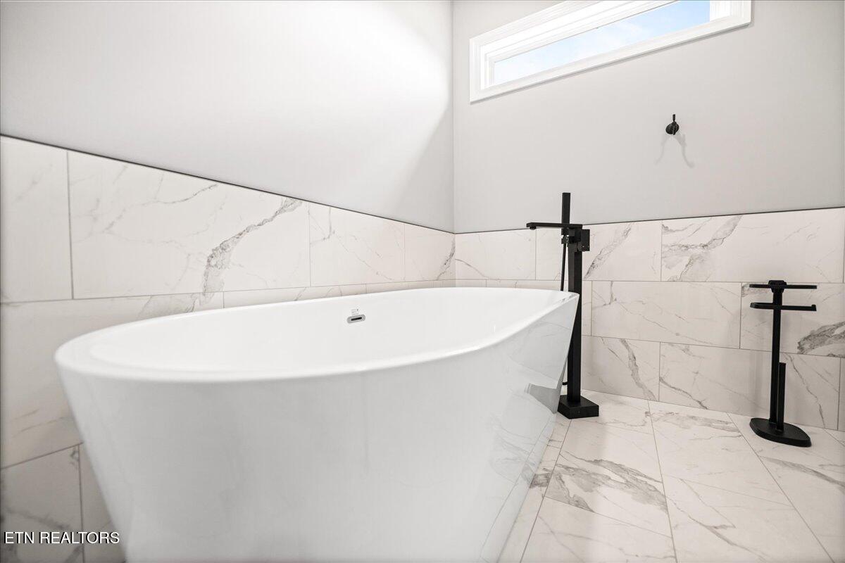 161 Grandview Ln. Jacksboro, TN 37757 - Photo 16 of 45 32-Grandview