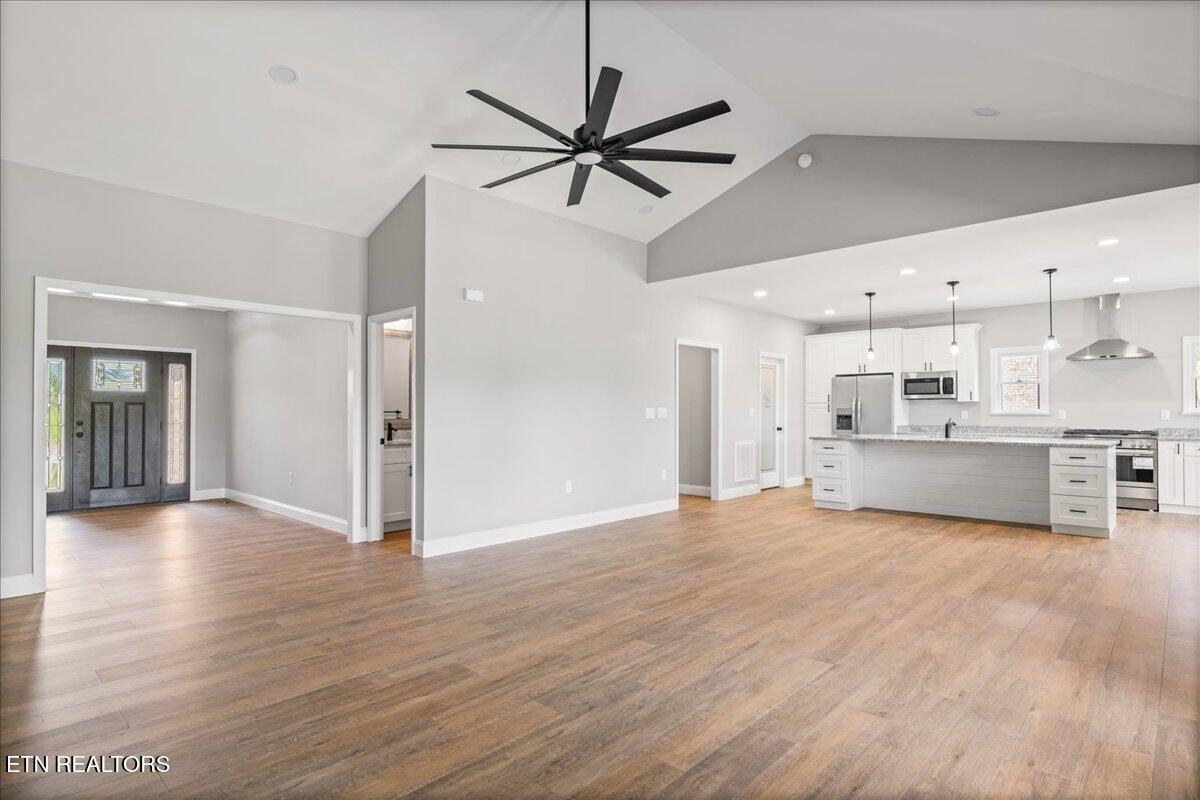 161 Grandview Ln. Jacksboro, TN 37757 - Photo 3 of 45 15-Grandview