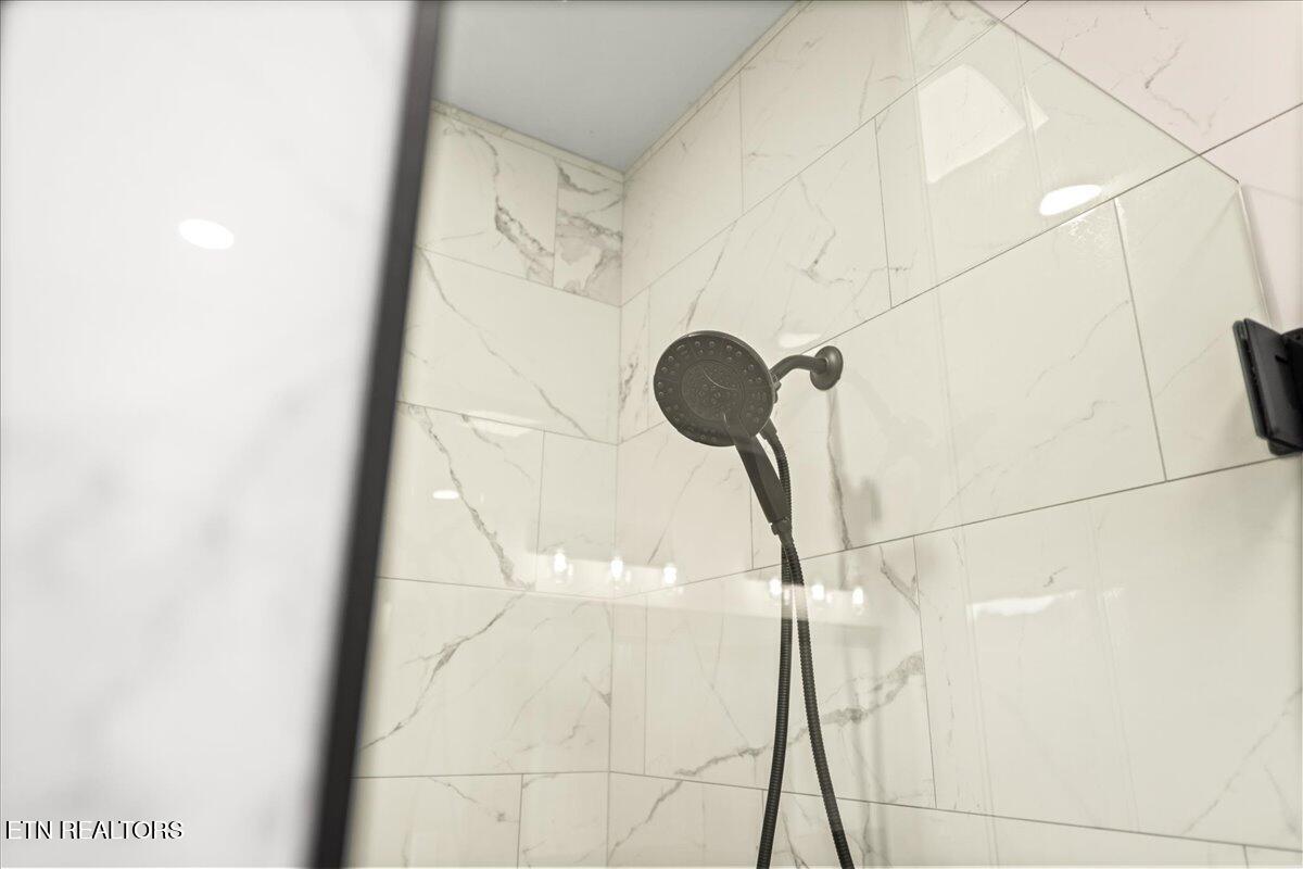 161 Grandview Ln. Jacksboro, TN 37757 - Photo 31 of 45 34-Grandview