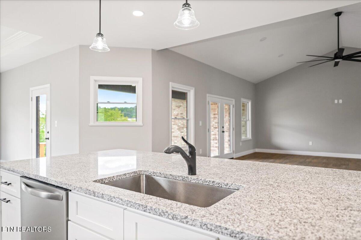 161 Grandview Ln. Jacksboro, TN 37757 - Photo 6 of 45 10-Grandview