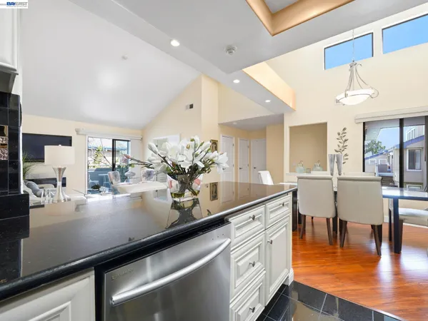 $689,000 | 6332 Buena Vista Drive, Unit B, Newark, CA 94560
