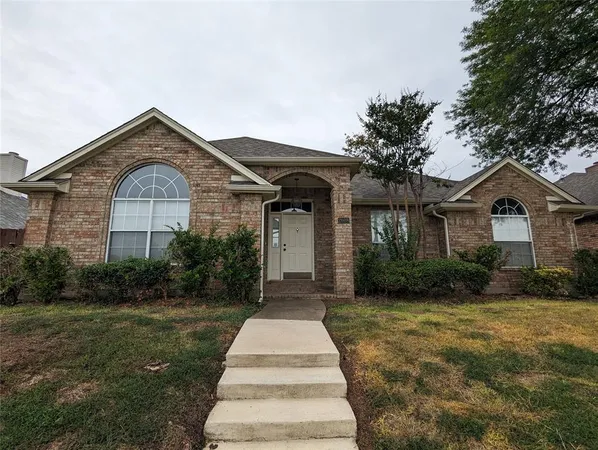 $2,350 | 2008 Valley Falls Avenue, Mesquite, TX 75181