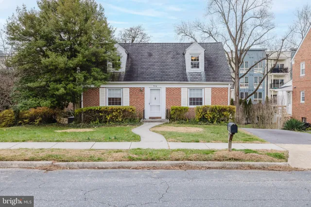 $2,800 | 904 Locustvale Road, Towson, MD 21204