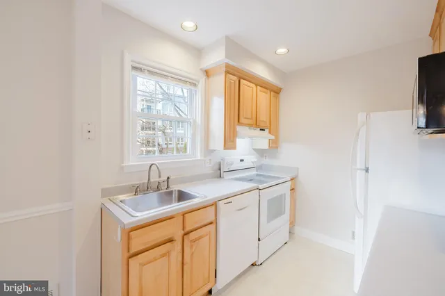 $2,800 | 904 Locustvale Road, Towson, MD 21204