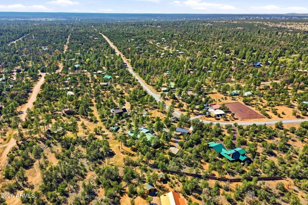 $684,500 | 3121 Cedar Drive, Overgaard, AZ 85933