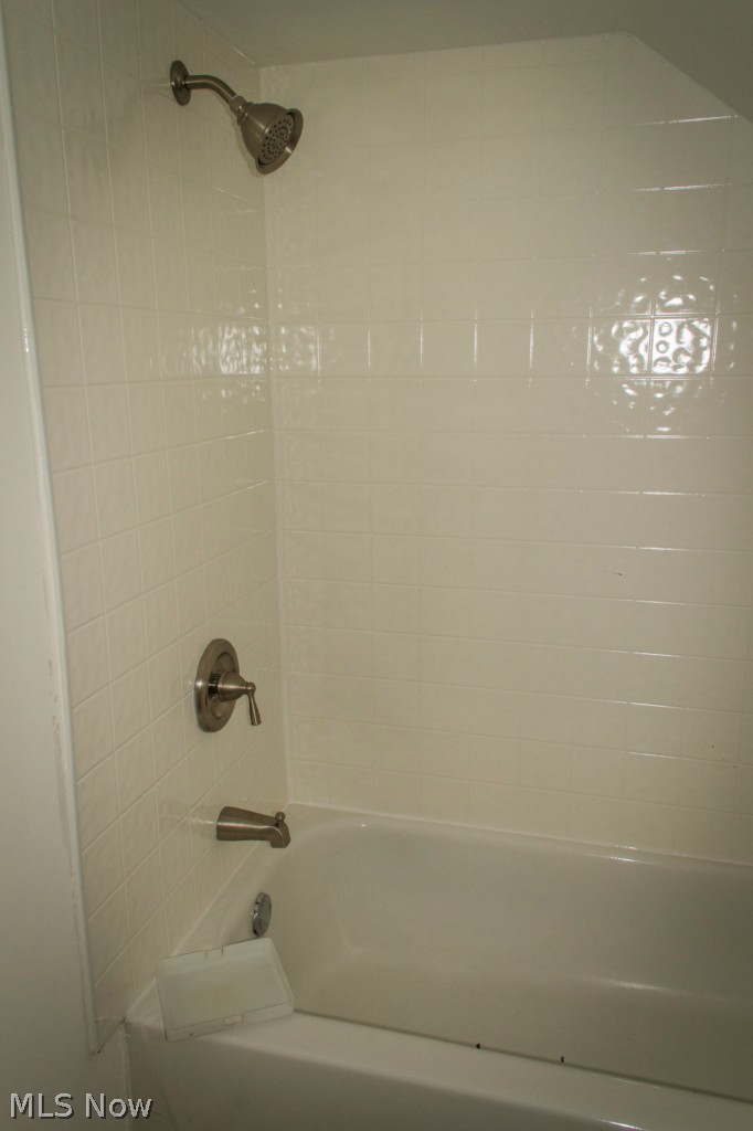 3660 Dover Road Youngstown, OH 44511 - Photo 17 of 25 Gallery Image 17