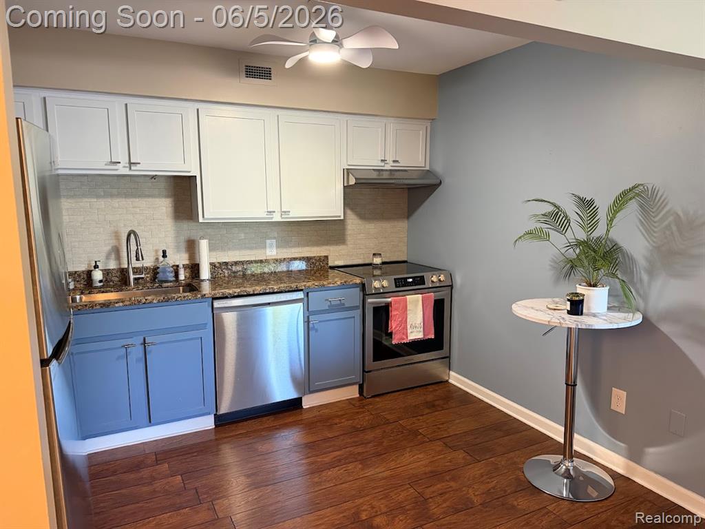 2445 Riverside Drive, Unit 206 Trenton, MI 48183 - Photo 5 of 27