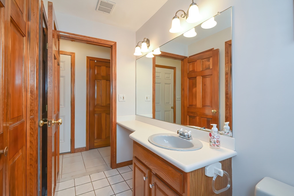 21 Ida Road Worcester, MA 01604 - Photo 20 of 42 Gallery Image 20