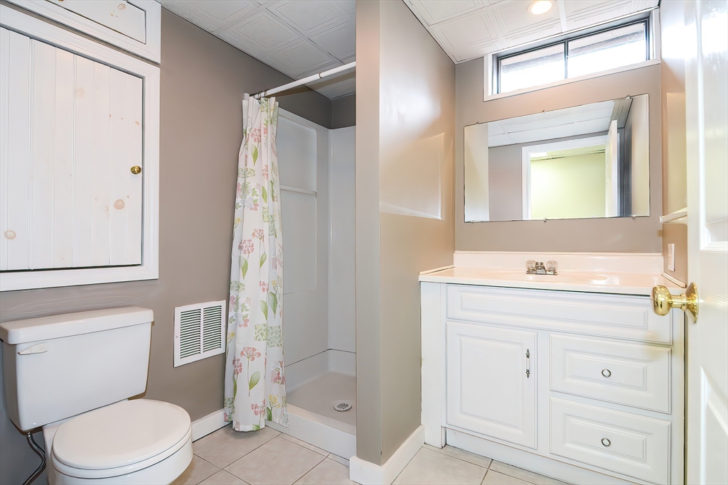 21 Ida Road Worcester, MA 01604 - Photo 35 of 42 Gallery Image 35