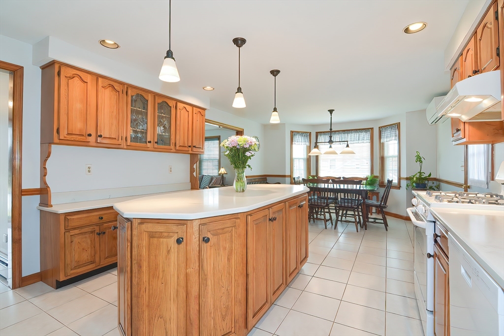 21 Ida Road Worcester, MA 01604 - Photo 5 of 42 Gallery Image 5