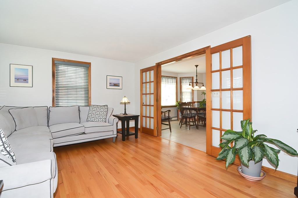 21 Ida Road Worcester, MA 01604 - Photo 9 of 42 Gallery Image 9