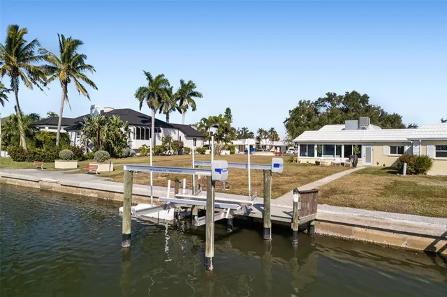 $1,150,000 | 5902 Tidewood Avenue, Unit 1, Sarasota, FL 34231