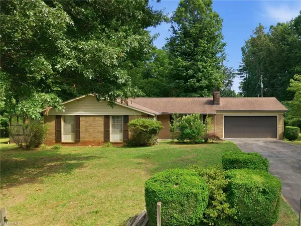 $259,000 | 575 Brown Berry Road, North Wilkesboro, NC 28659