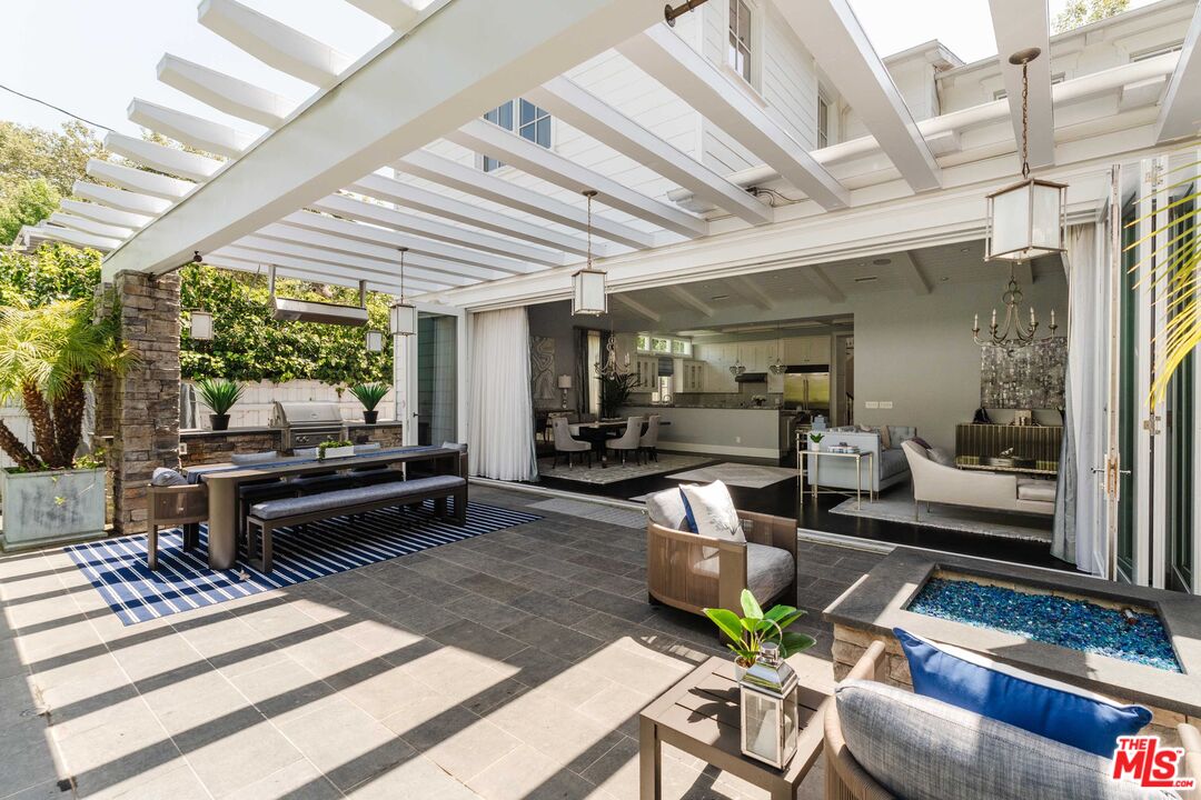 356 East Rustic Road Santa Monica, CA 90402 - Photo 15 of 31