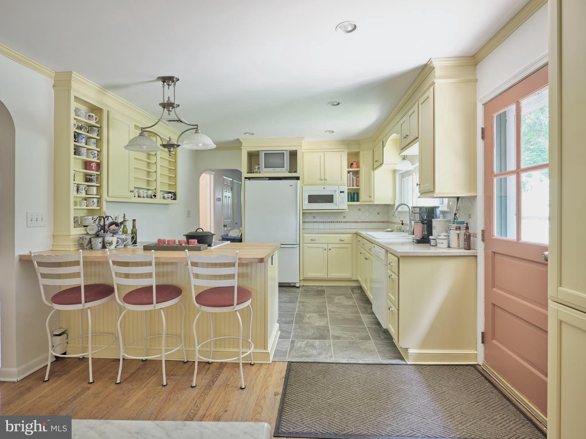 887 Spring Hill Road Riegelsville, PA 18077 - Photo 9 of 38