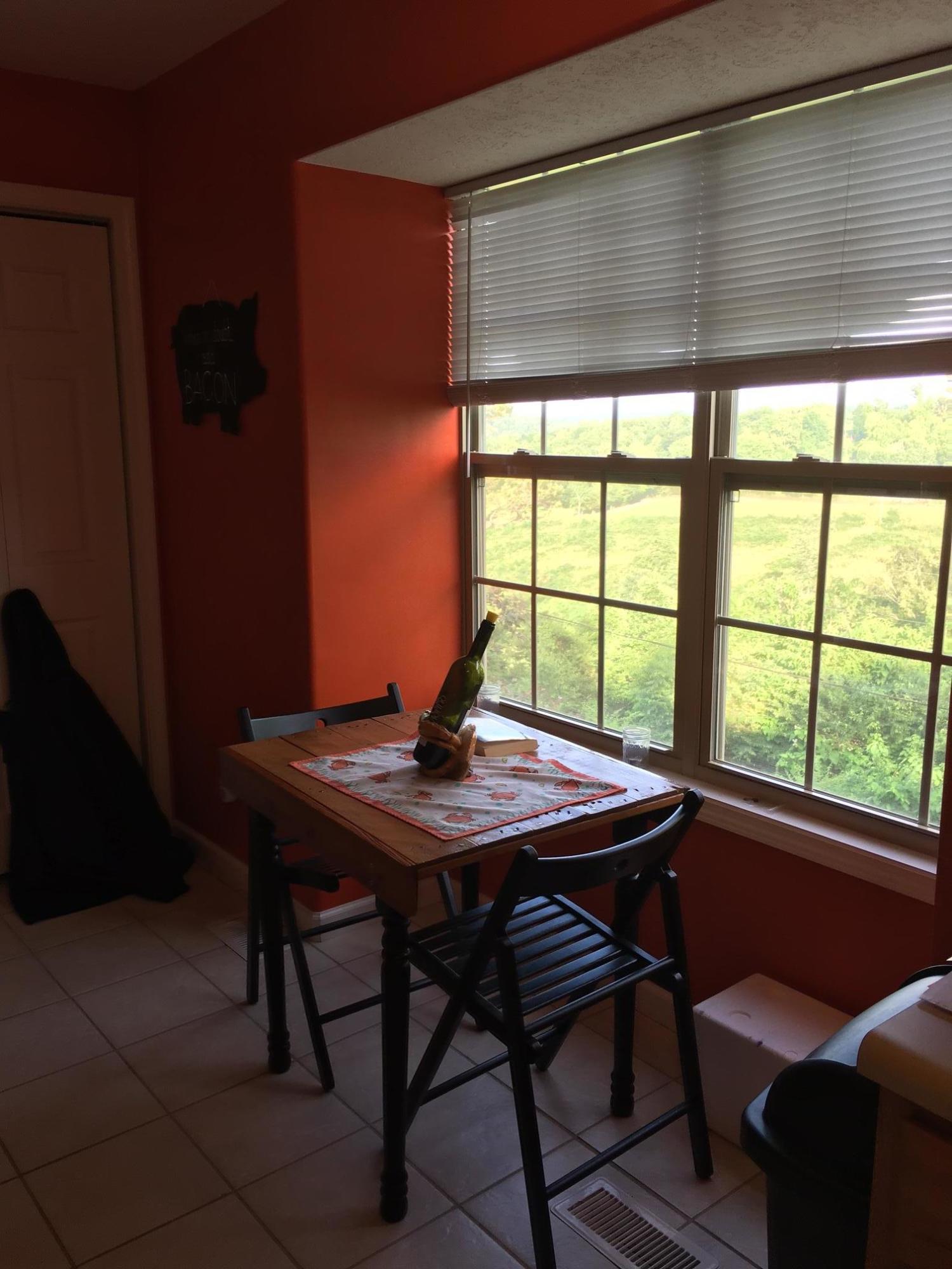 570 Coffey Road New Tazewell, TN 37825 - Photo 10 of 35 Breakfast Nook