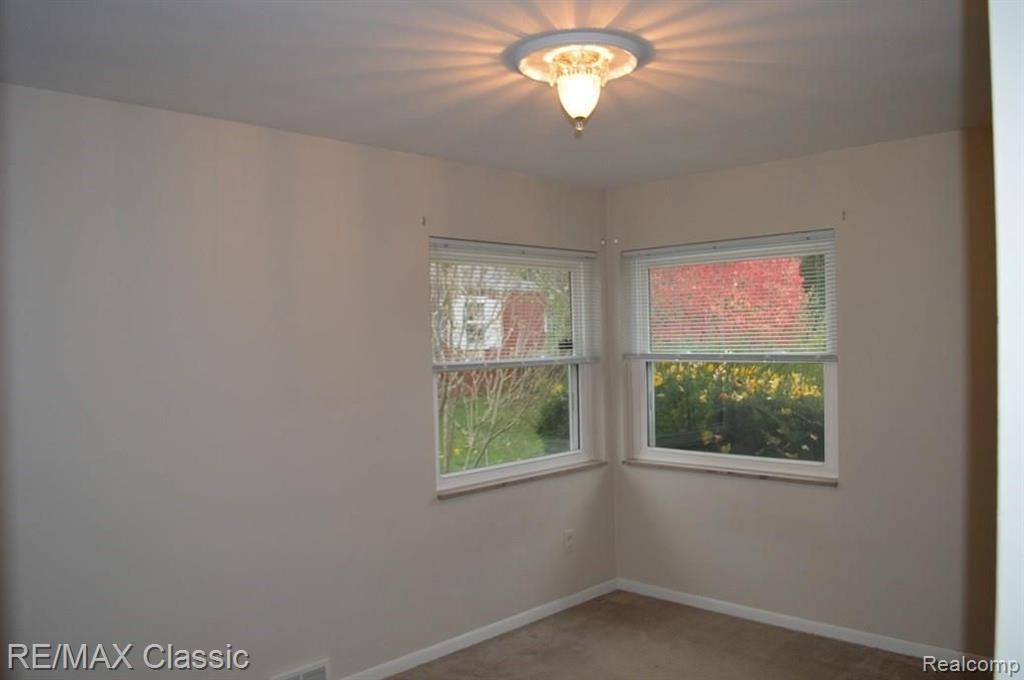 24720 Farmington Road Farmington Hills, MI 48336 - Photo 15 of 30