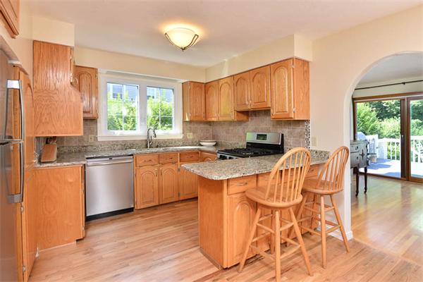 96 Gilson Road Scituate, MA 02066 - Photo 6 of 26 Gallery Image 6