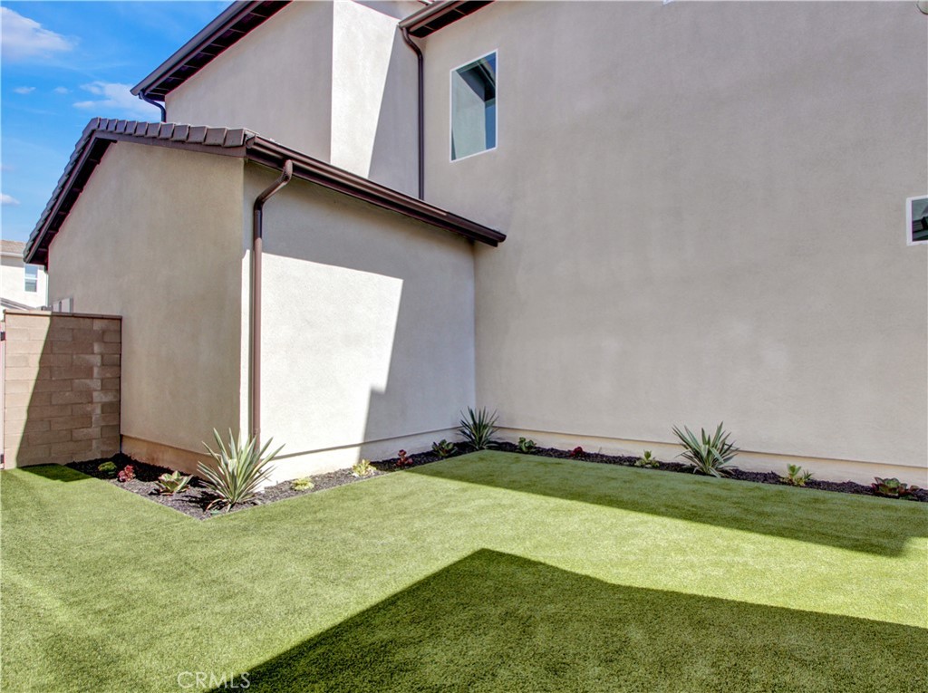 230 Sora Irvine, CA 92618 - Photo 12 of 52 a backyard of a house with lots of green space