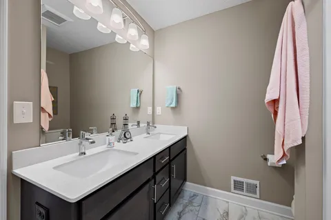 $579,900 | 5110 Greenwood Lane, Rockford, MN 55373