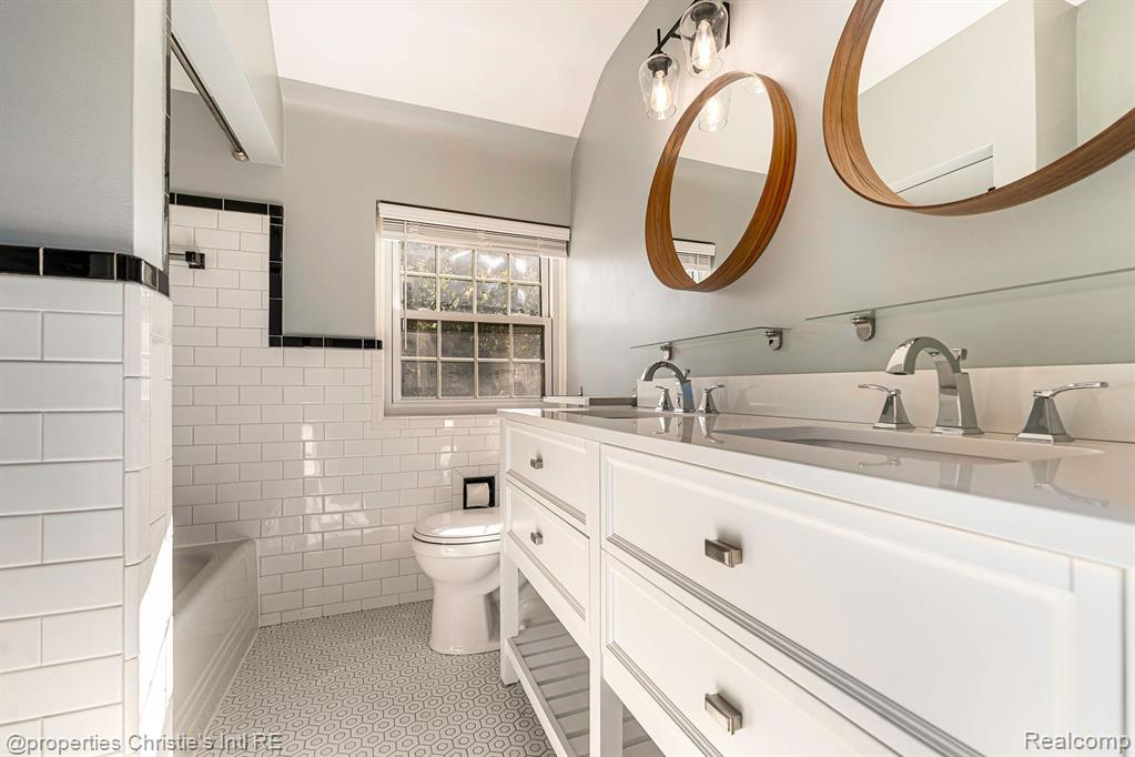 302 Moran Road Grosse Pointe Farms, MI 48236 - Photo 19 of 38