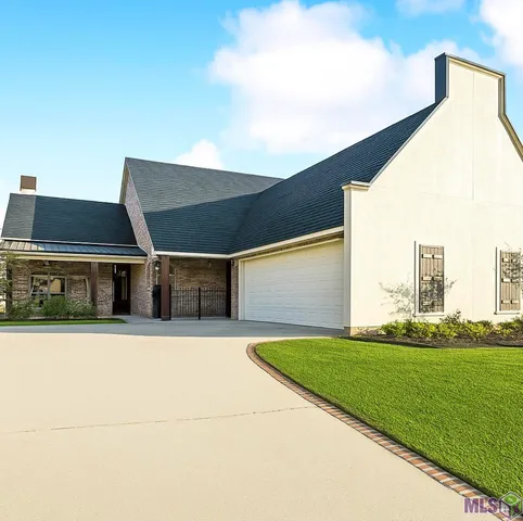 $426,500 | 21478 Yellow Fin Drive, Springfield, LA 70462