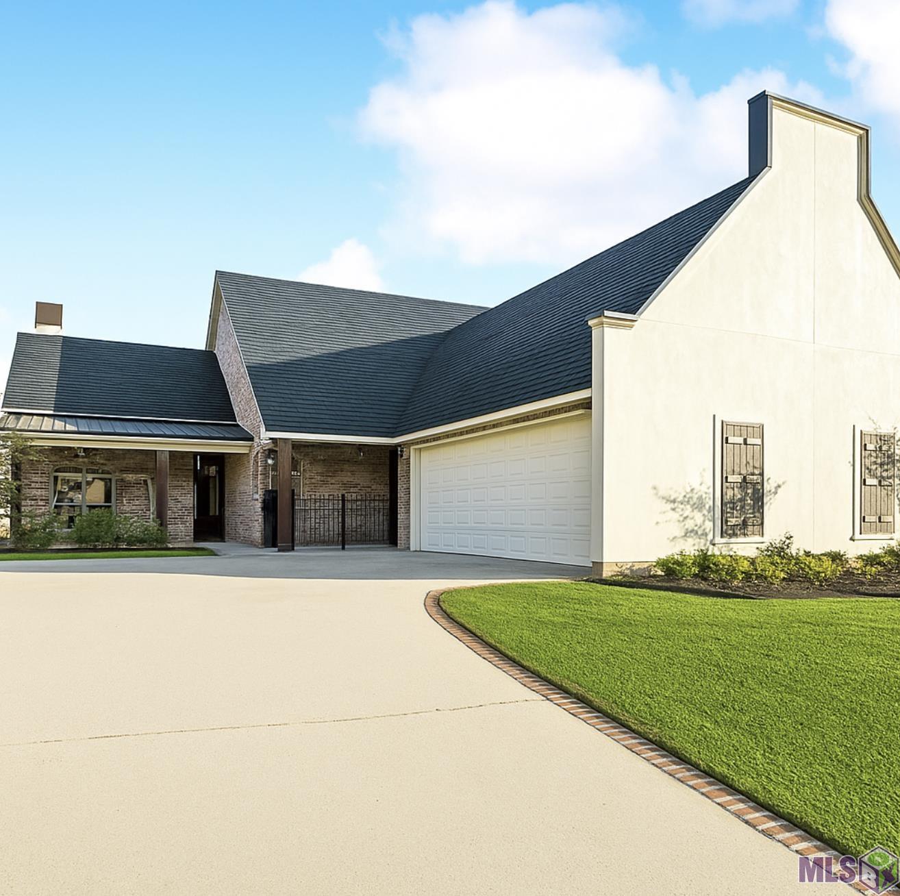 21478 Yellow Fin Drive Springfield, LA 70462 - Photo 2 of 32