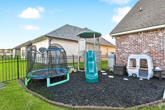 $426,500 | 21478 Yellow Fin Drive, Springfield, LA 70462