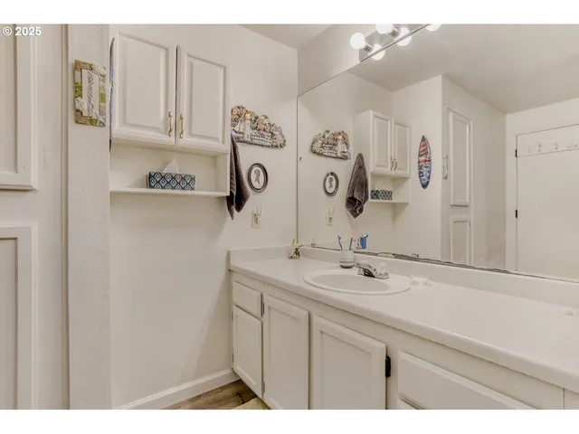 $285,000 | 1601 Northeast 113th Street, Unit 313, Vancouver, WA 98686