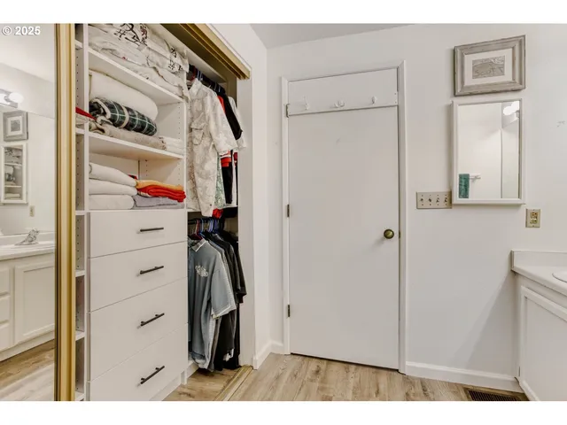 $285,000 | 1601 Northeast 113th Street, Unit 313, Vancouver, WA 98686