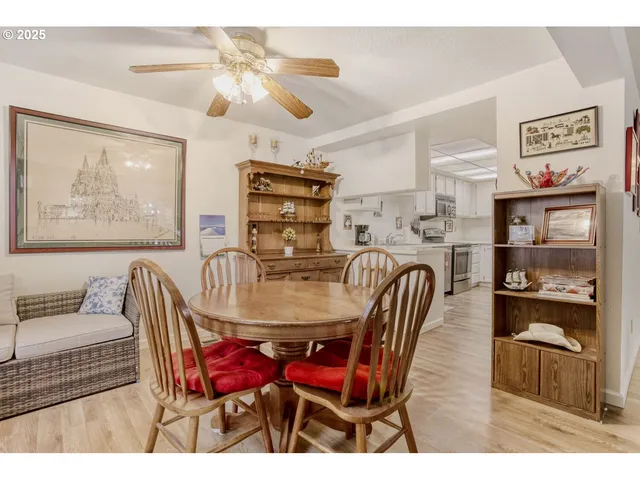 $285,000 | 1601 Northeast 113th Street, Unit 313, Vancouver, WA 98686