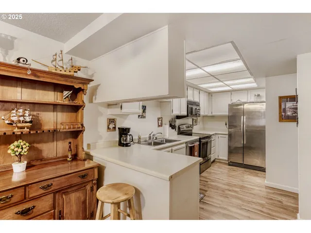 $285,000 | 1601 Northeast 113th Street, Unit 313, Vancouver, WA 98686